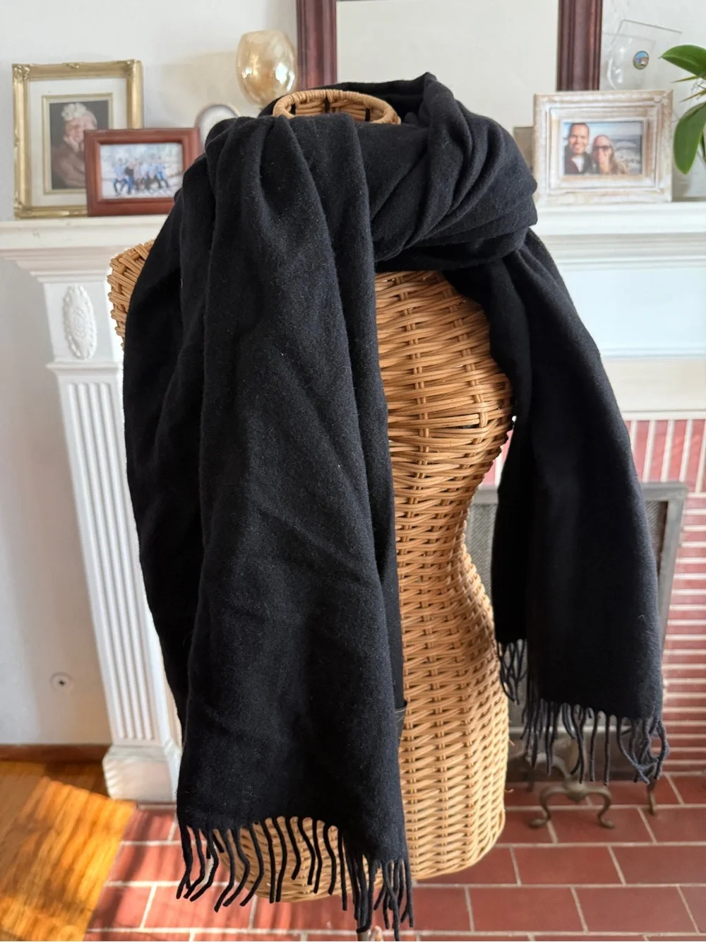Wilfred Aritzia oversized black wool warm scarf